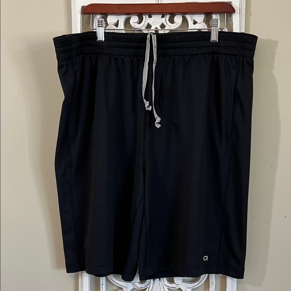GAP Men's Black Athletic Shorts with Drawstring